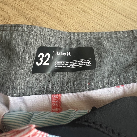 Men’s Hurley Boardshort - Picture 2 of 3